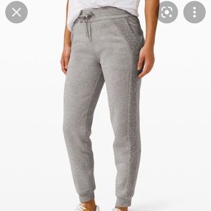 Lululemon Scuba Jogger *Sherpa Stripe